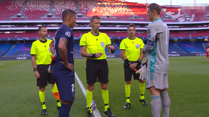  巴黎圣日耳曼锋线发威，客场大胜稳居榜首席位