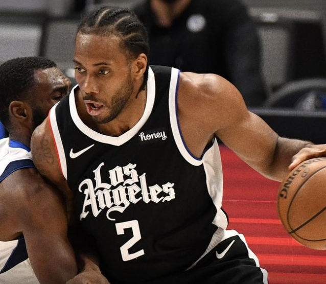  东契奇三节打卡独行侠大胜火箭豪取十连胜创纪录